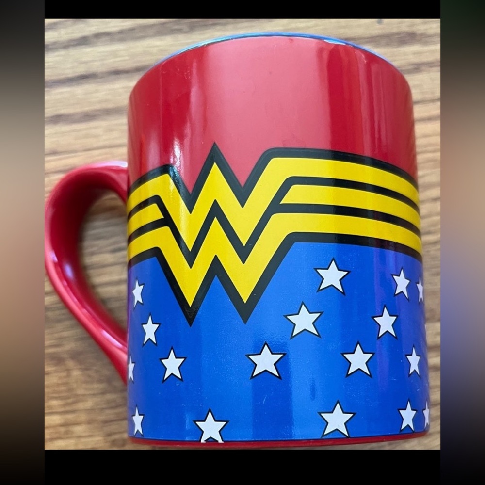 Wonder Woman ceramic mug cup- DC Comics